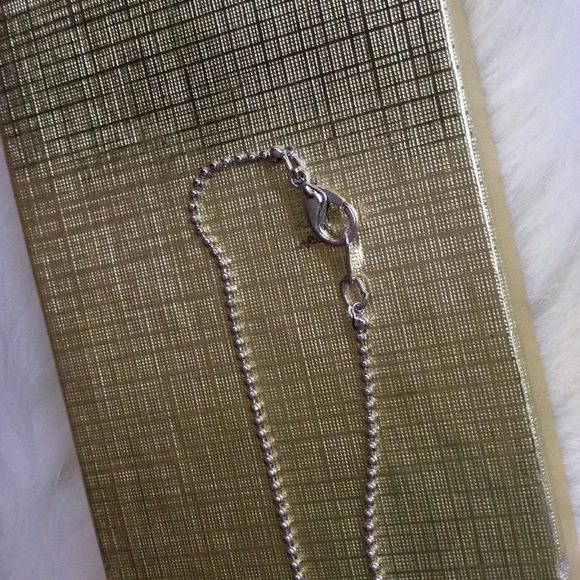 Necklace bundle 💍🍒 - Picture 3 of 4